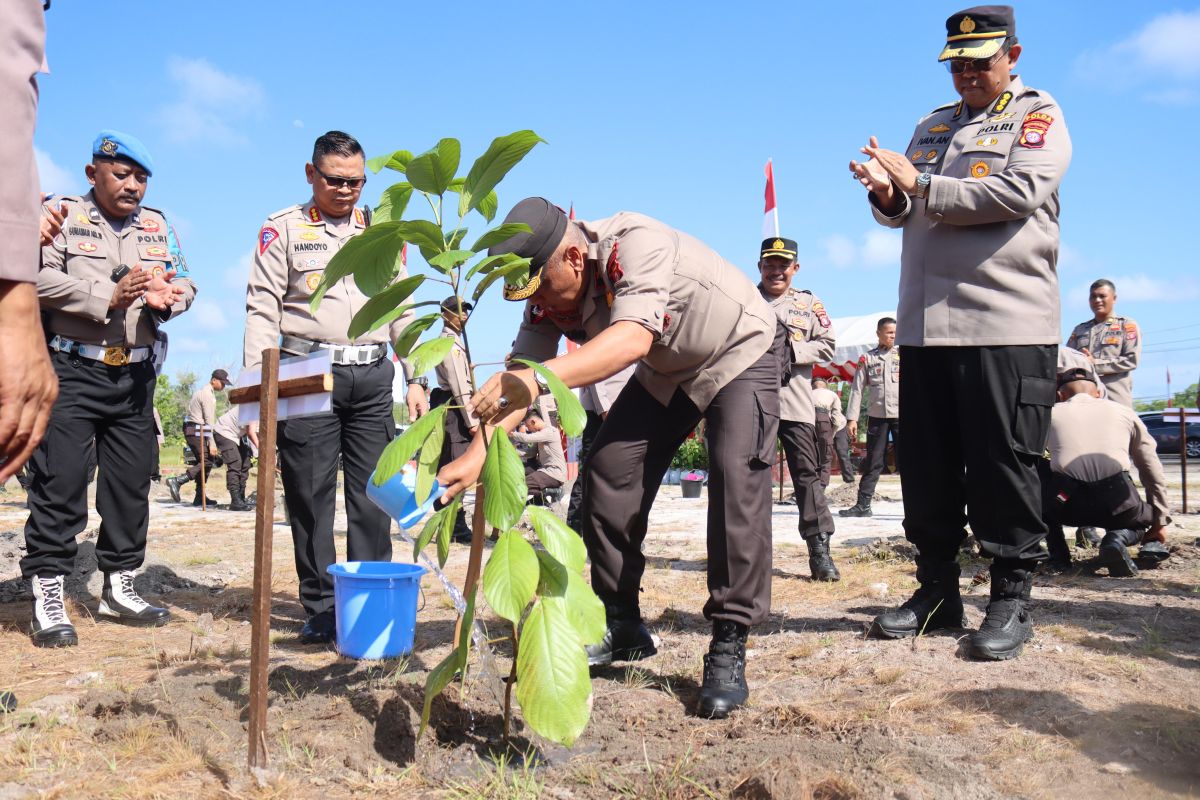 Penanaman pohon Hari Bumi